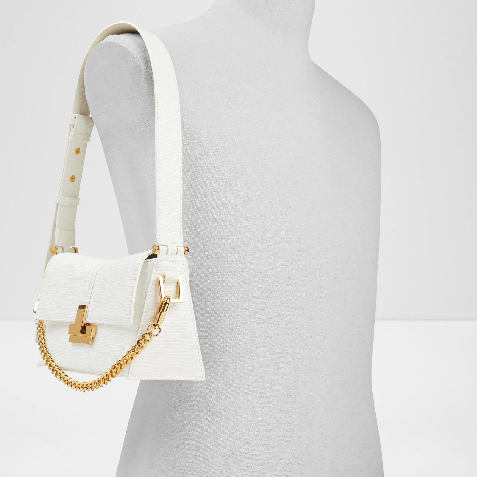 Averil - Image 5