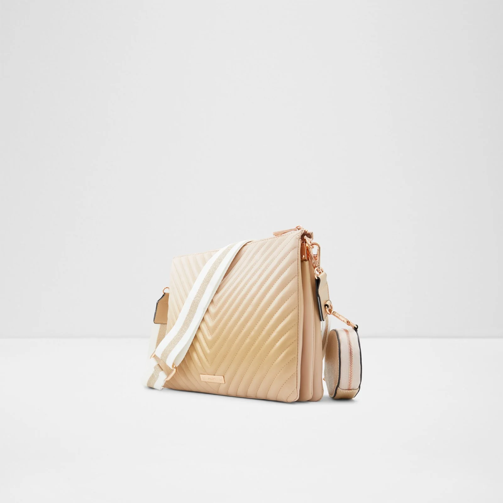 Henie - Image 3