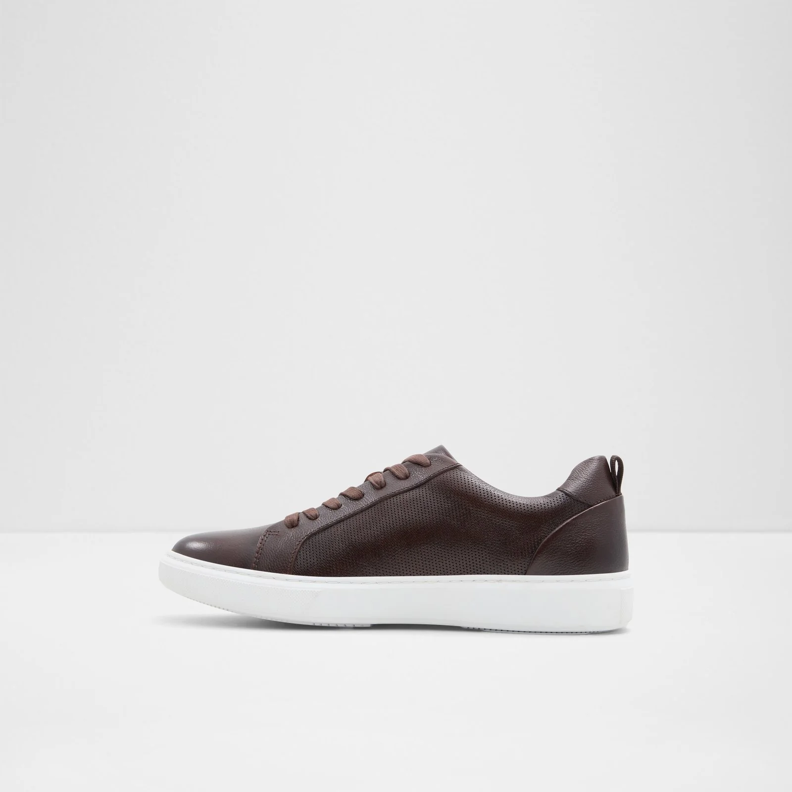 Holmes - Image 4