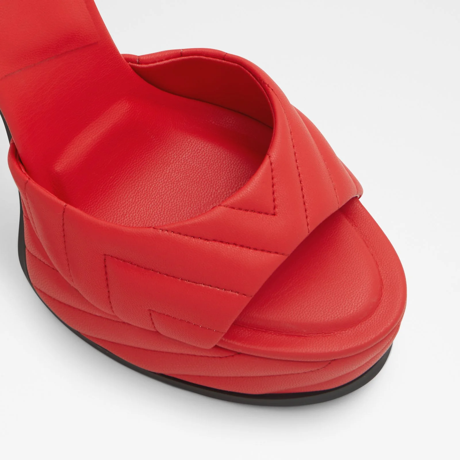 Milena - Image 6