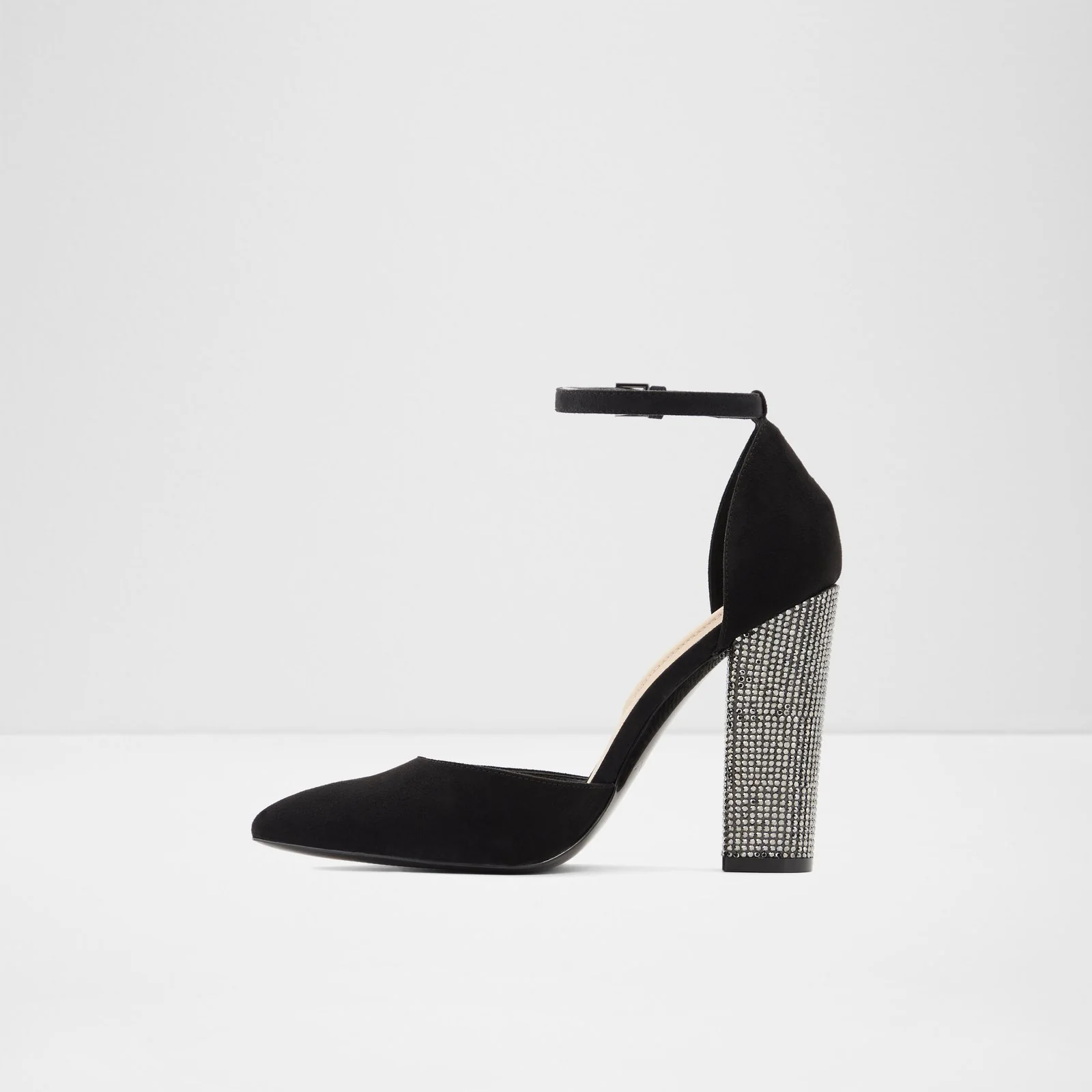 Nicholes - Image 4