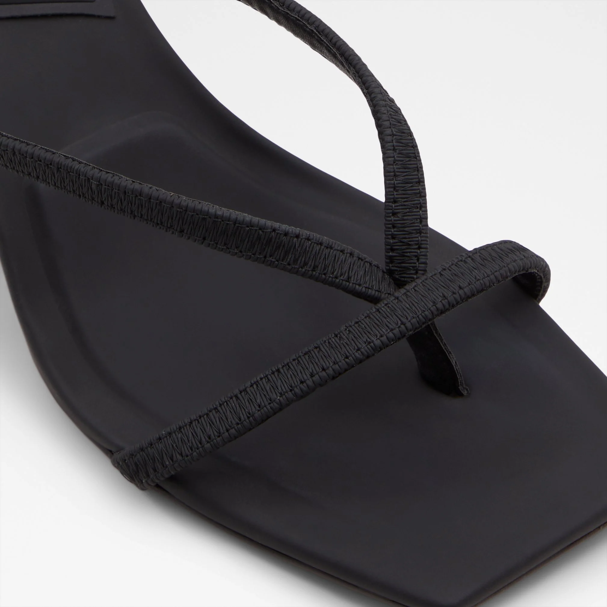 Sanne - Image 8